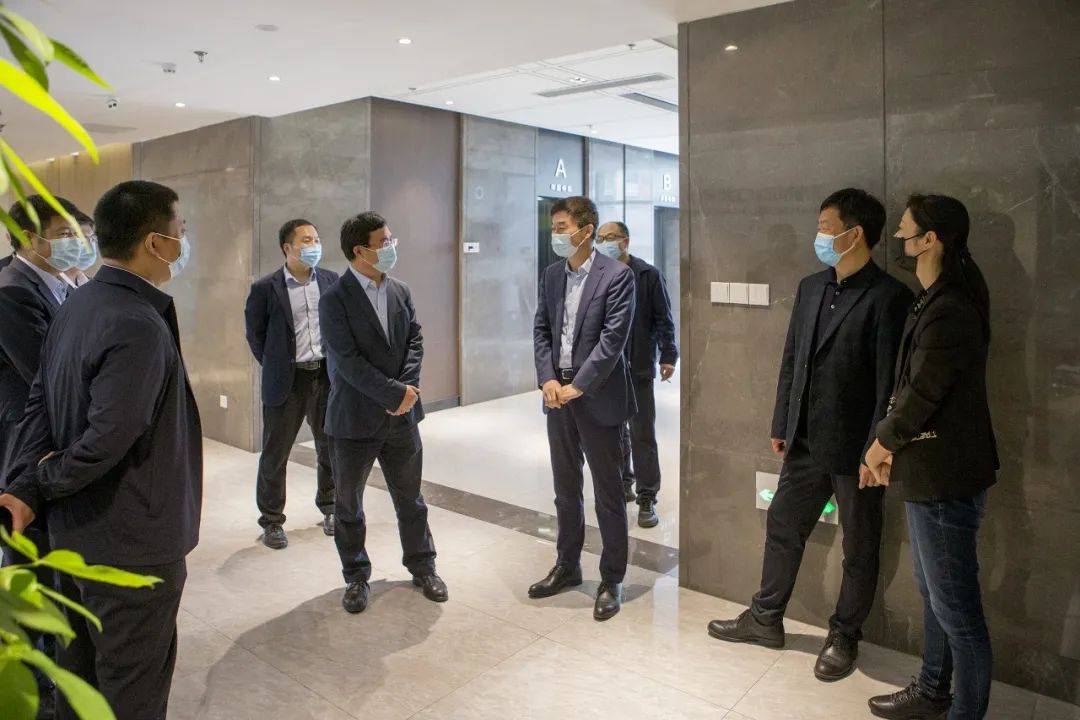 市中區(qū)委常委、副區(qū)長(zhǎng)孟慶順一行蒞臨集團(tuán)調(diào)研指導(dǎo)工作